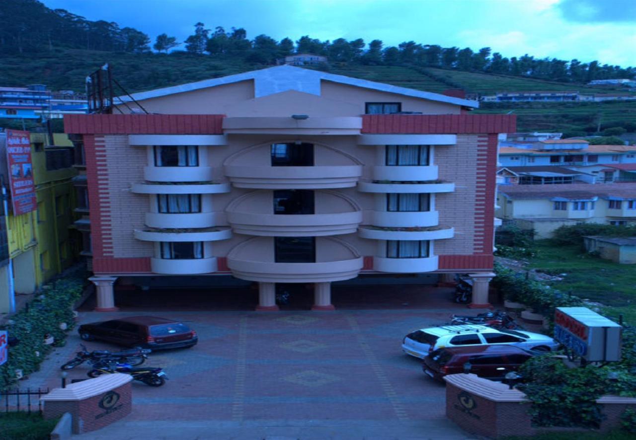 Hotel Blue Bird Ooty Exteriör bild