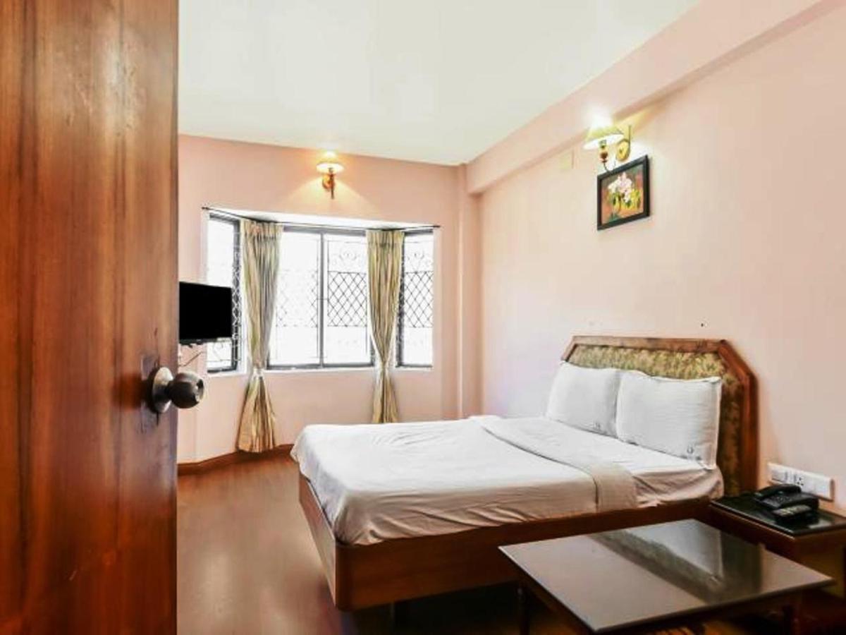 Hotel Blue Bird Ooty Exteriör bild