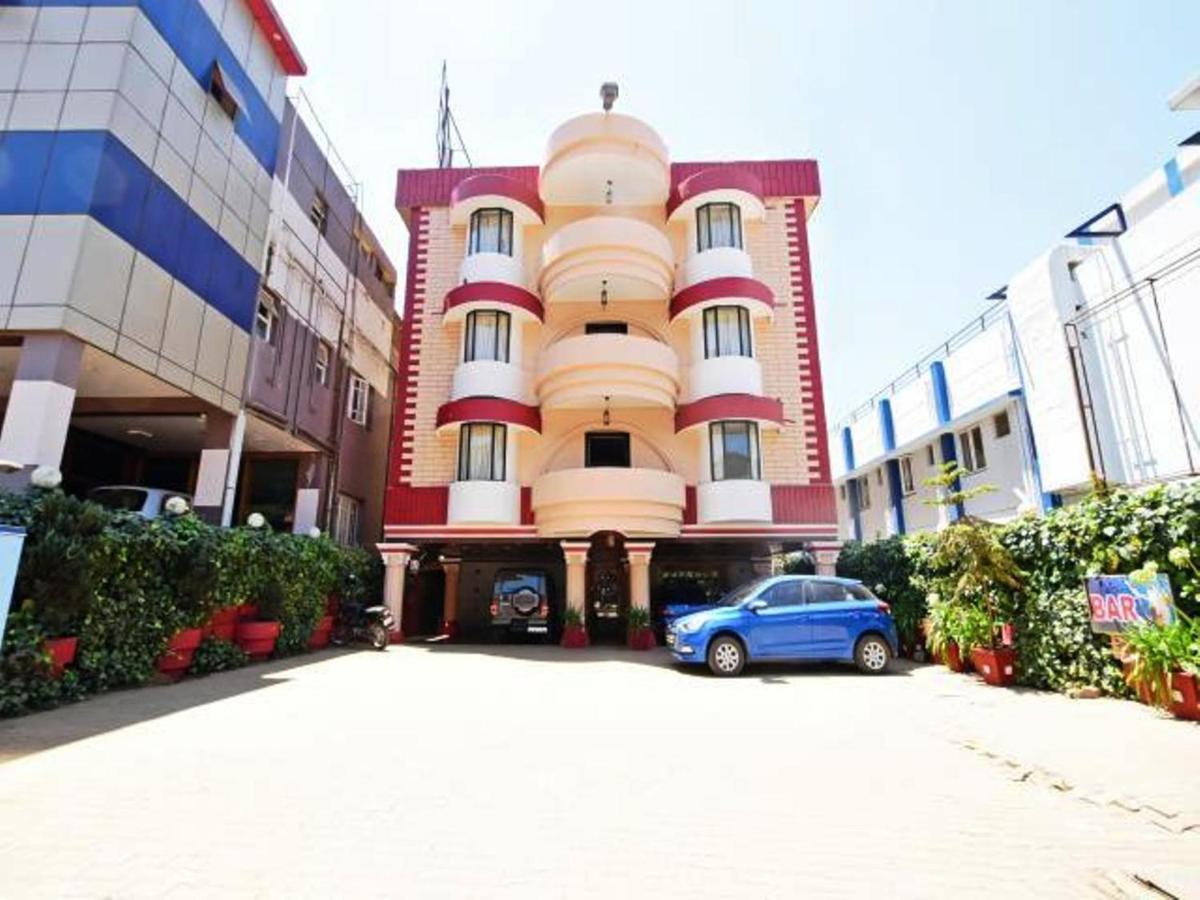 Hotel Blue Bird Ooty Exteriör bild
