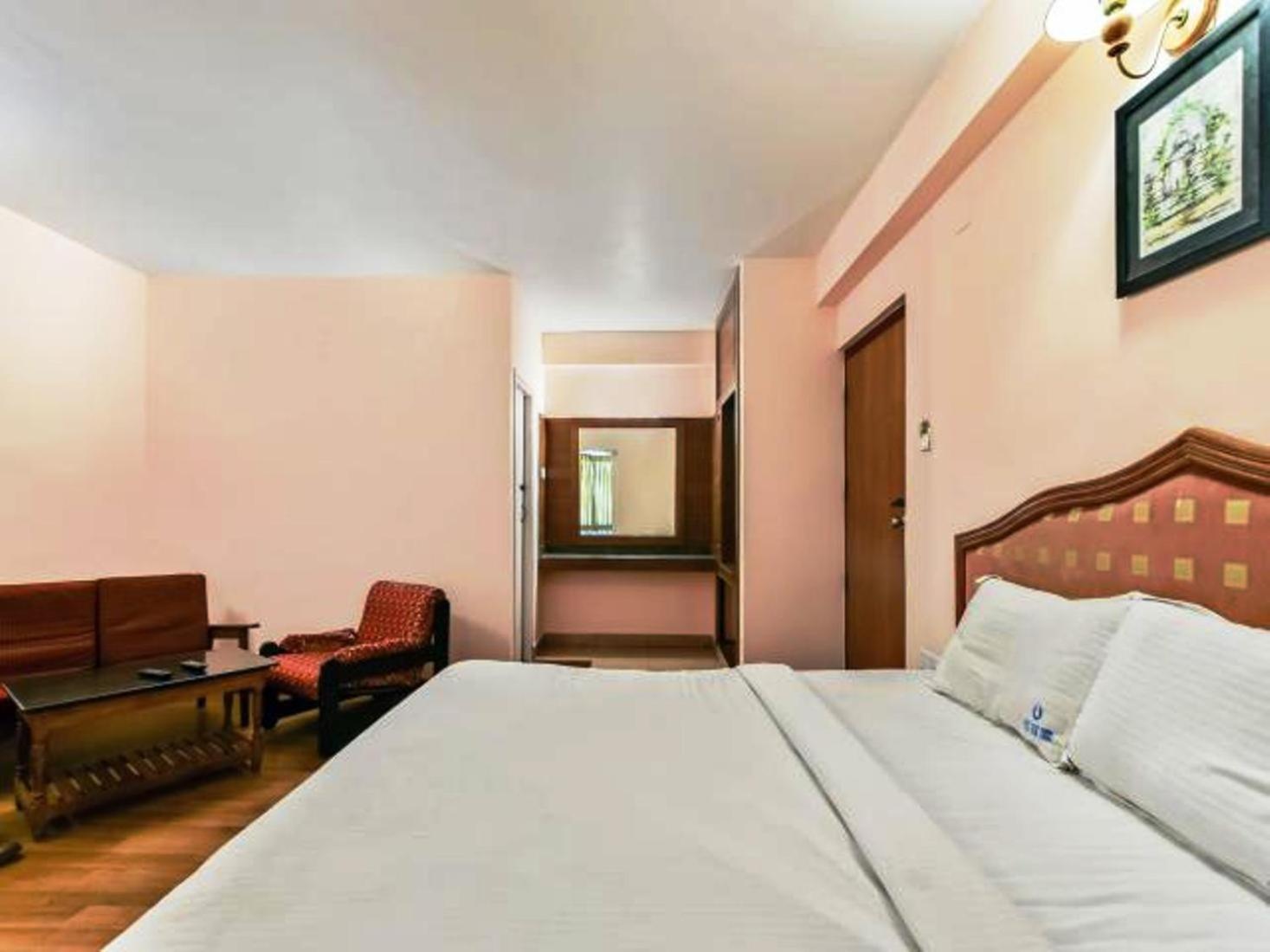 Hotel Blue Bird Ooty Exteriör bild