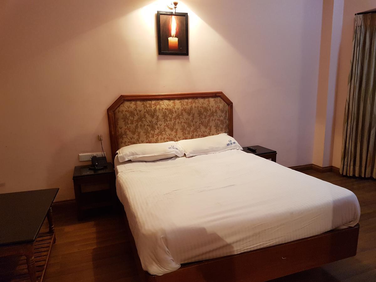 Hotel Blue Bird Ooty Exteriör bild